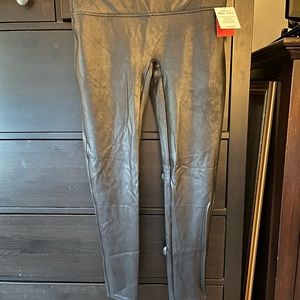 New with Tags- Spank 1X Faux Leather Washable Leggings
